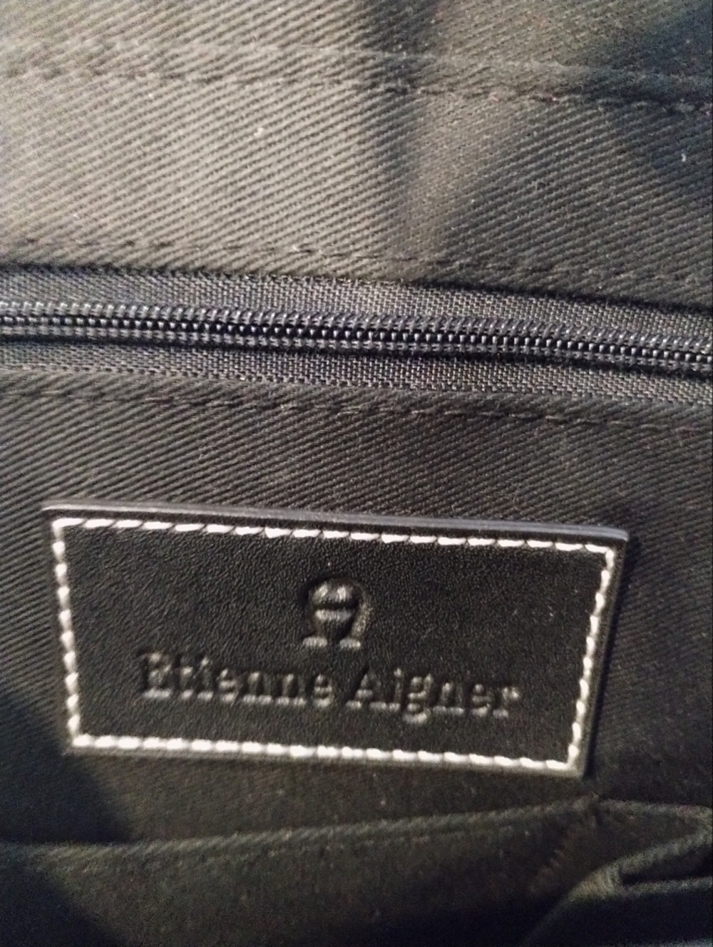 Vintage Etienne Aigner Red and Black Satchel Logo Handbag Great Condition! - Picture 5 of 9